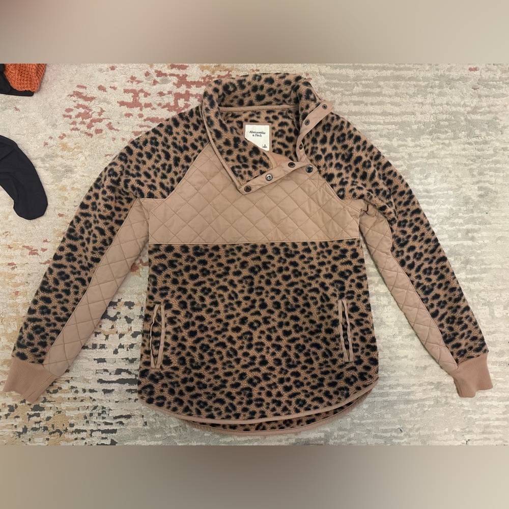 Abercrombie & Fitch Leopard Print Quilted Pullover - Size Small